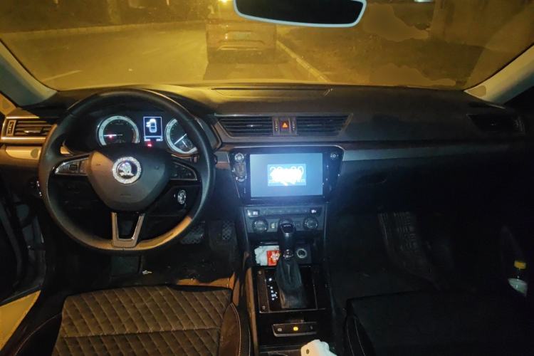 Used Skoda Superb 2018 TSI280 DSG Comfort Edition China V Standard Center Console