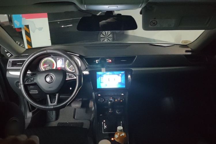 Used Skoda Superb 2018 TSI280 DSG Comfort Edition China V Standard Center Console