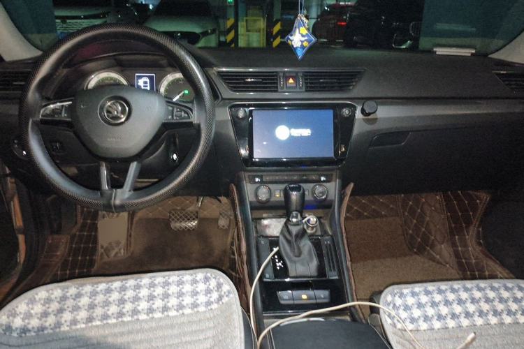Used Skoda Superb 2018 TSI280 DSG Comfort Edition China V Standard Center Console