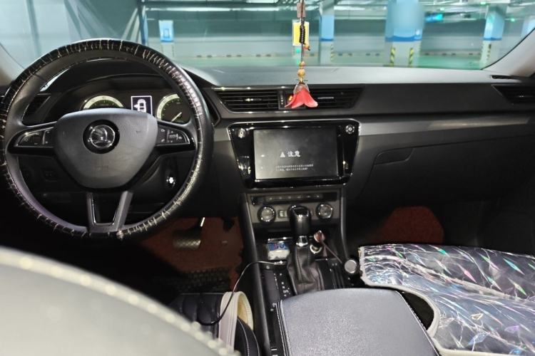 Used Skoda Superb 2018 TSI330 DSG Comfort Edition China V Standard Center Console