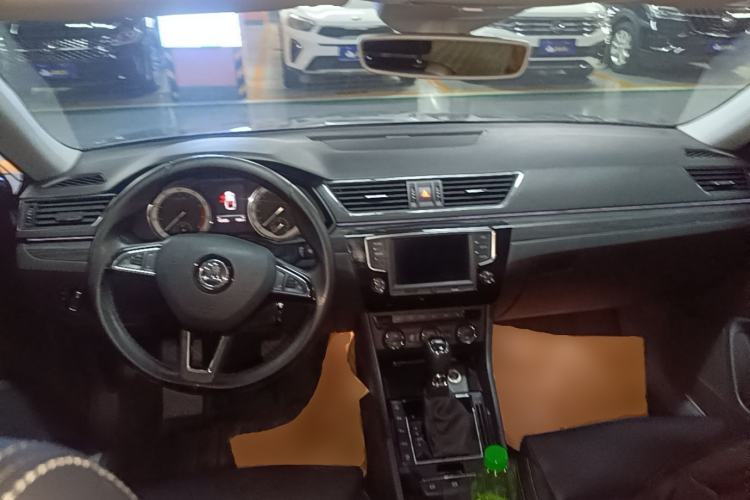 Used Skoda Superb 2018 TSI330 DSG Luxury Edition China V Standard Center Console