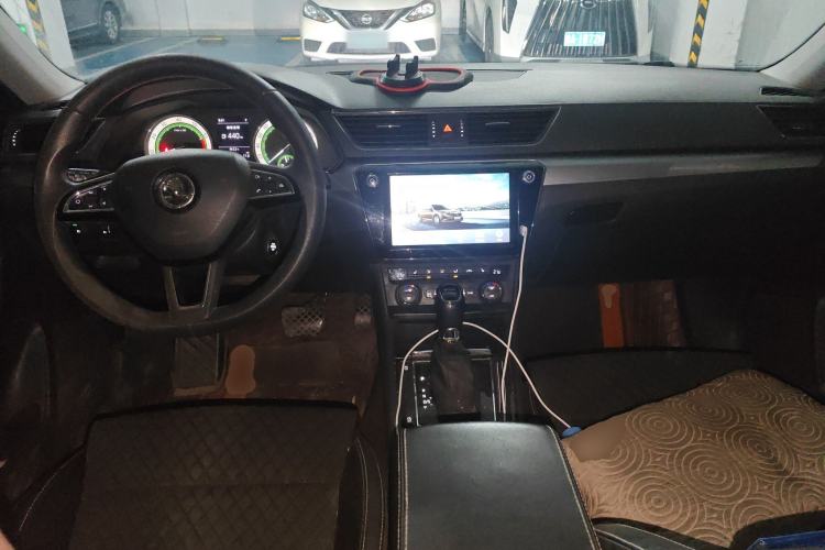 Used Skoda Superb 2018 TSI280 DSG Comfort Edition China V Standard Center Console