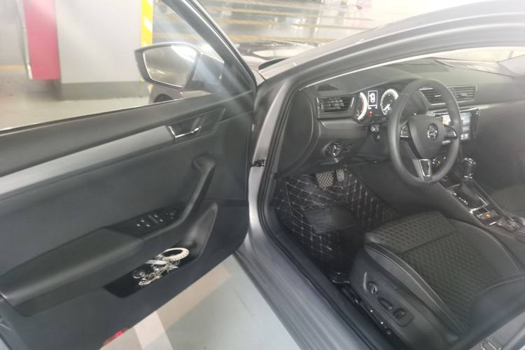 Used Skoda Superb 2018 TSI280 DSG Comfort Edition China V Standard Driver Seat