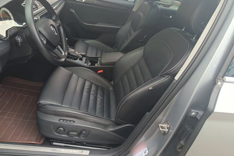 Used Skoda Superb 2018 TSI330 DSG Luxury Edition China V Standard Driver Seat