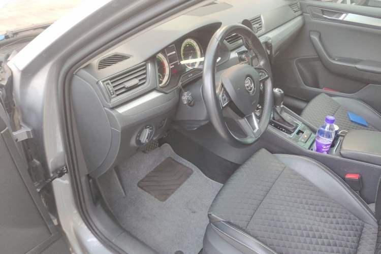 Used Skoda Superb 2018 TSI280 DSG Comfort Edition China V Standard Driver Seat