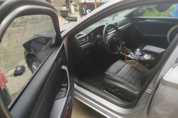 Used Skoda Superb 2018 TSI330 DSG Comfort Edition China V Standard Driver Seat