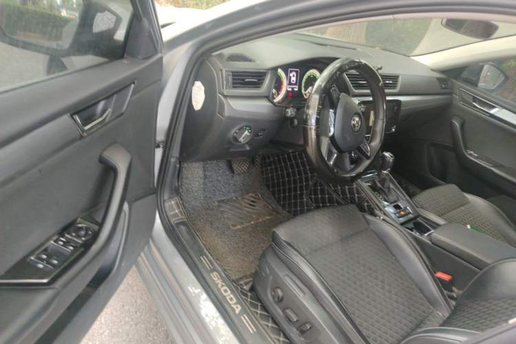 Used Skoda Superb 2018 TSI280 DSG Comfort Edition China V Standard Driver Seat