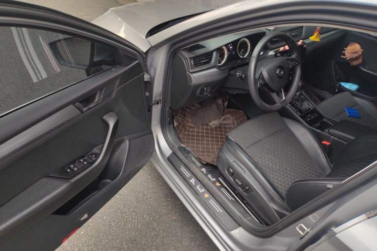 Used Skoda Superb 2018 TSI280 DSG Comfort Edition China V Standard Driver Seat