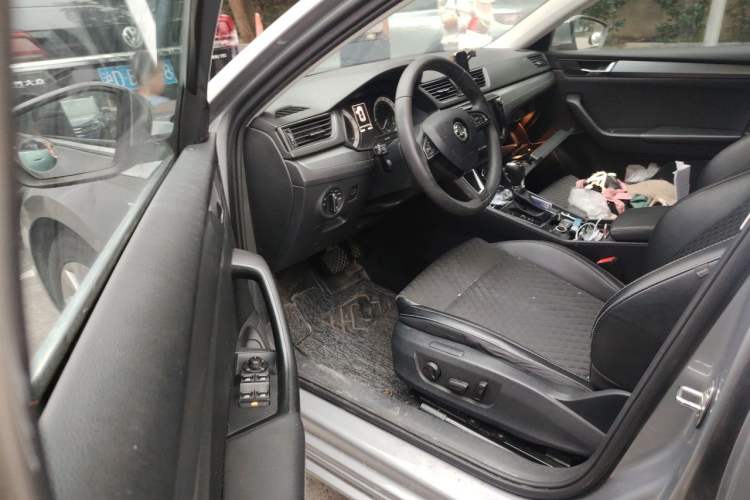Used Skoda Superb 2018 TSI280 DSG Comfort Edition China V Standard Driver Seat