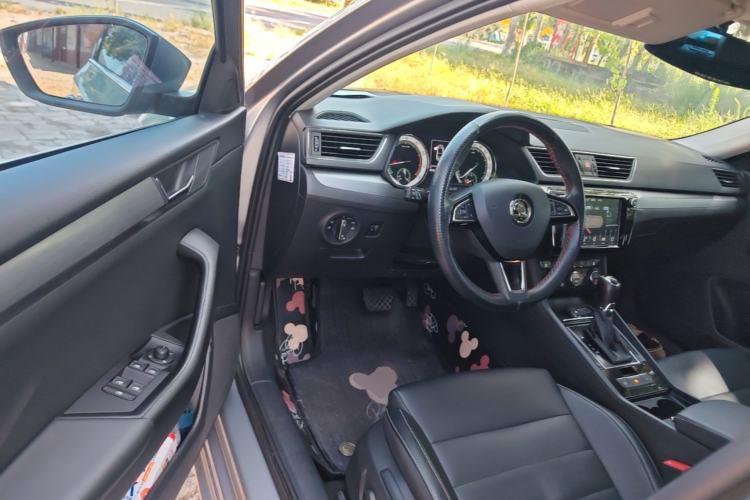 Used Skoda Superb 2018 TSI330 DSG Comfort Edition China VI Standard Driver Seat