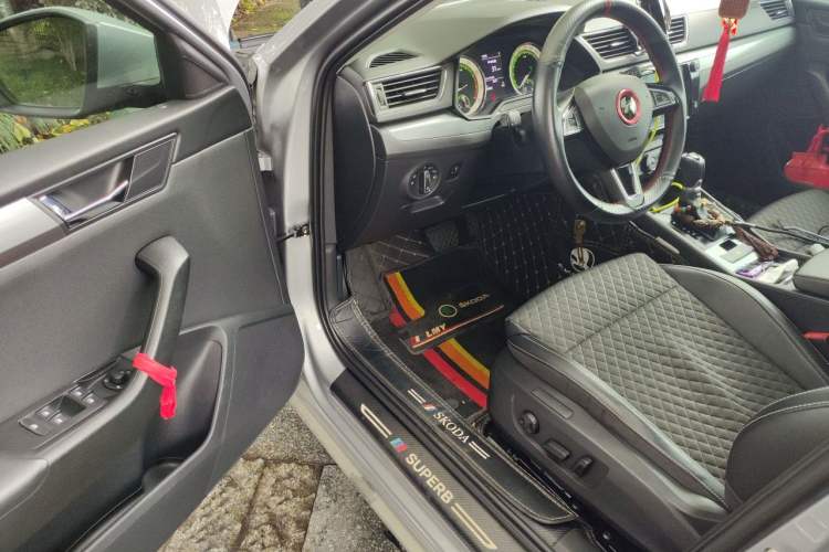 Used Skoda Superb 2018 TSI280 DSG Comfort Edition China V Standard Driver Seat