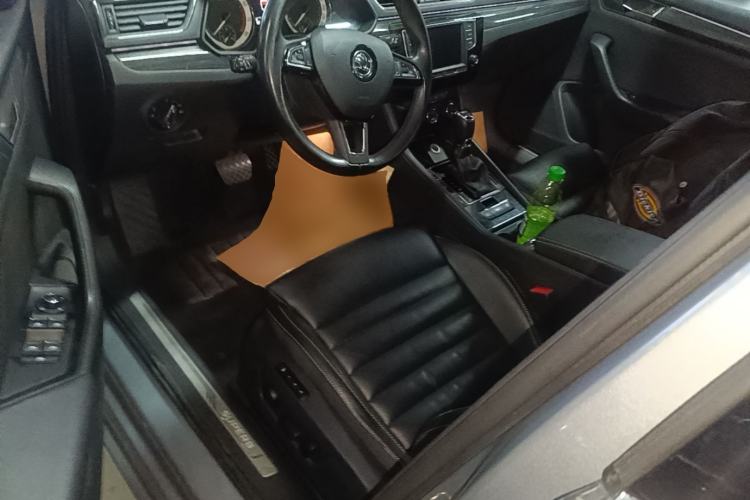 Used Skoda Superb 2018 TSI330 DSG Luxury Edition China V Standard Driver Seat