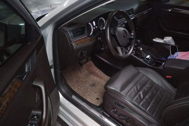 Used Skoda Superb 2018 TSI380 DSG Flagship Edition China V Standard Driver Seat