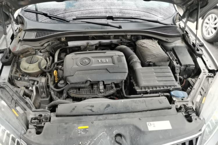 Used Skoda Superb 2018 TSI330 DSG Luxury Edition China V Standard Engine Bay