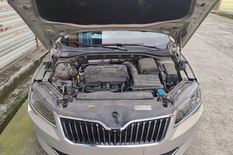 Used Skoda Superb 2018 TSI330 DSG Comfort Edition China V Standard Engine Bay