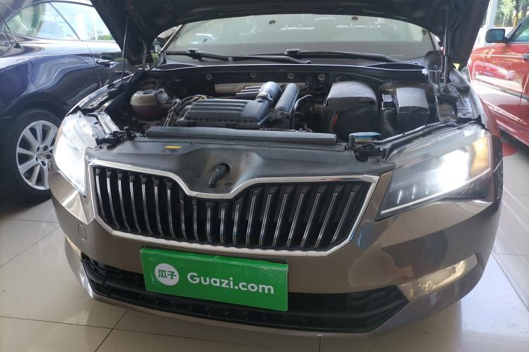 Used Skoda Superb 2018 TSI280 Manual Standard Edition China V Standards Engine Bay