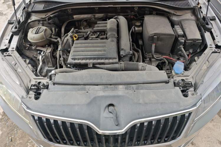 Used Skoda Superb 2018 TSI280 DSG Comfort Edition China V Standard Engine Bay