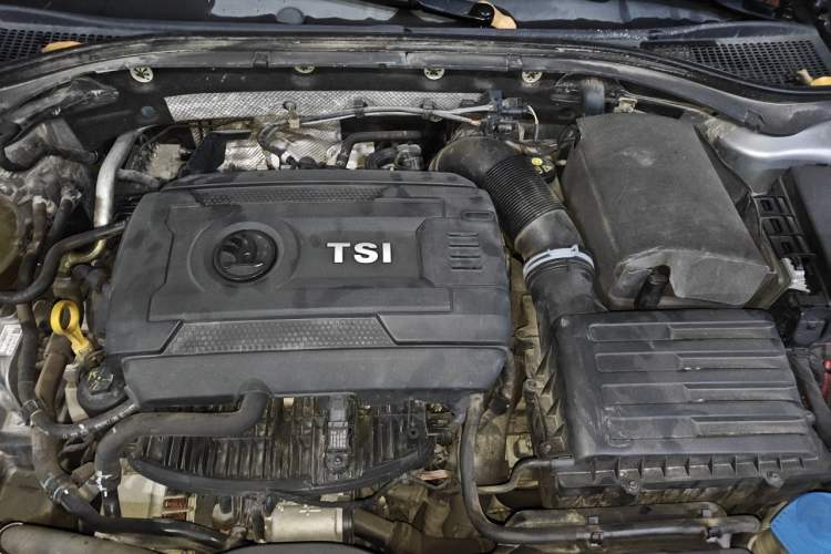 Used Skoda Superb 2018 TSI330 DSG Comfort Edition China V Standard Engine Bay