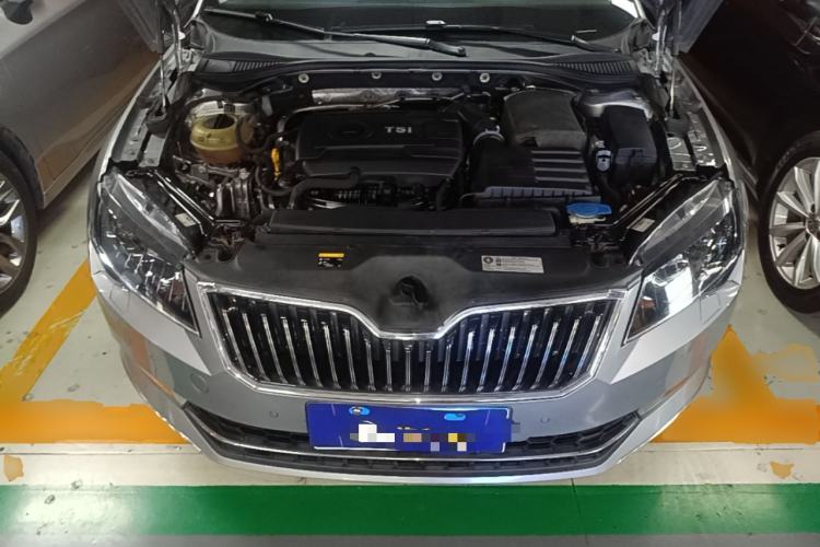 Used Skoda Superb 2018 TSI330 DSG Luxury Edition China V Standard Engine Bay