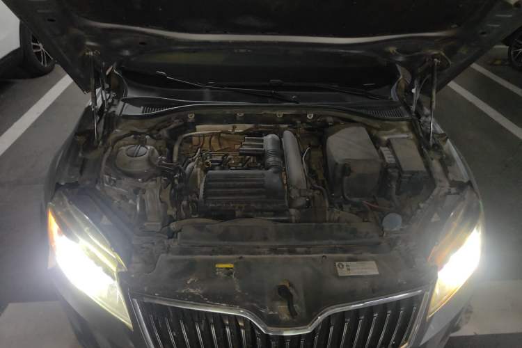Used Skoda Superb 2018 TSI280 DSG Luxury Edition China V Standard Engine Bay