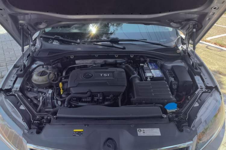 Used Skoda Superb 2018 TSI330 DSG Comfort Edition China V Standard Engine Bay