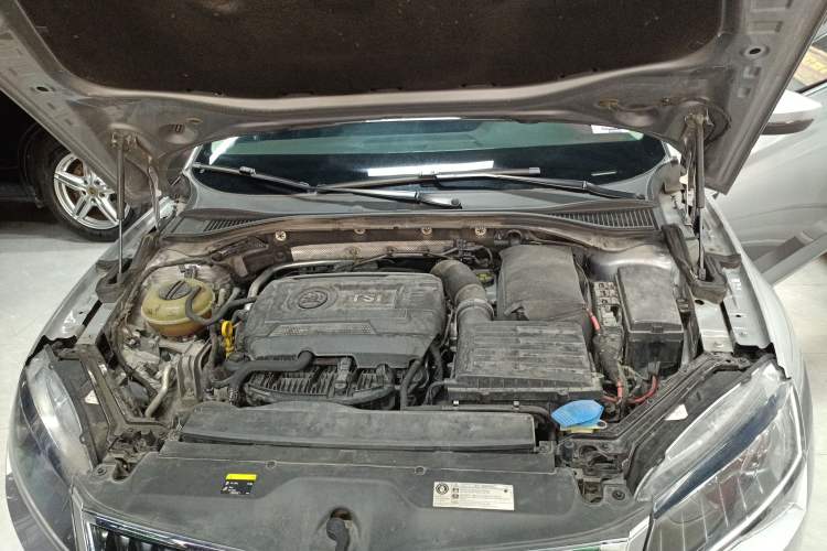 Used Skoda Superb 2018 TSI330 DSG Comfort Edition China V Standard Engine Bay