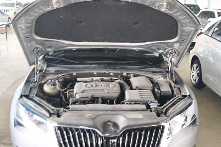 Used Skoda Superb 2018 TSI380 DSG Flagship Edition China V Standard Engine Bay