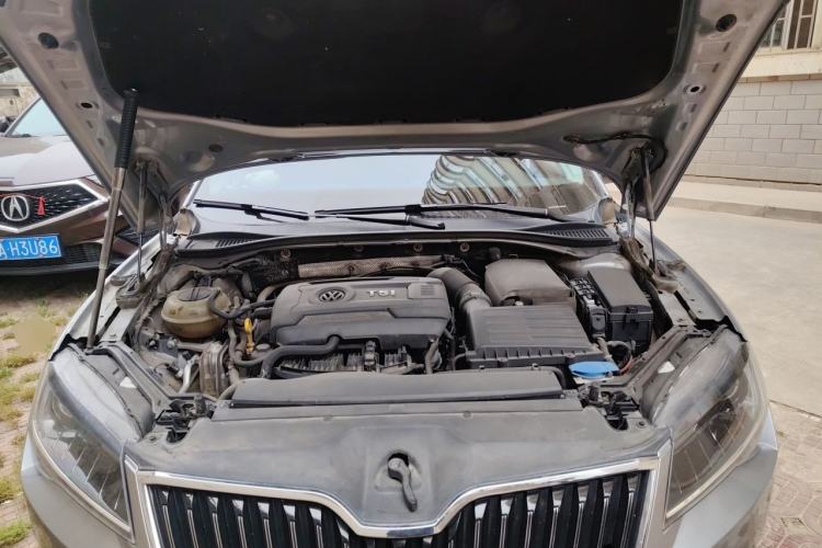 Used Skoda Superb 2018 TSI330 DSG Comfort Edition China V Standard Engine Bay