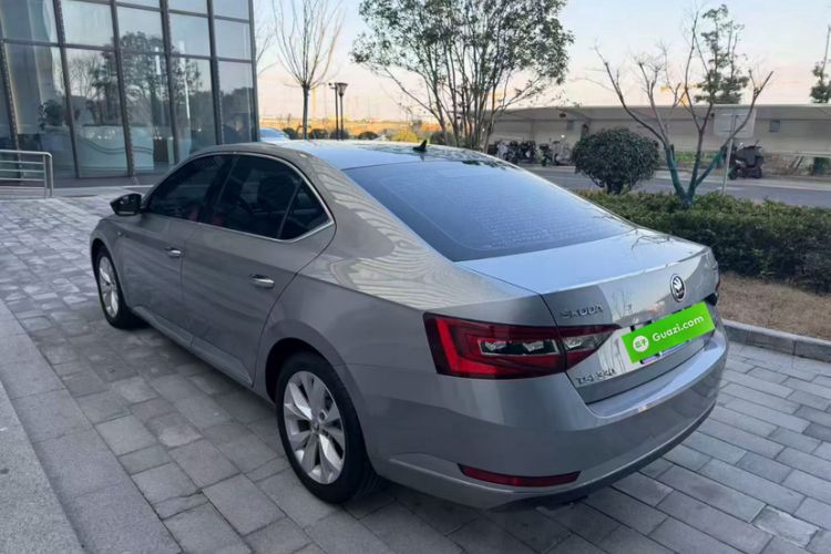 Used Skoda Superb 2018 TSI330 DSG Comfort Edition China V Standard Exterior 11