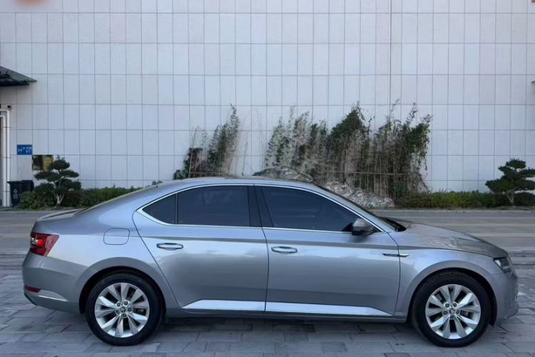 Used Skoda Superb 2018 TSI330 DSG Comfort Edition China V Standard Exterior 14
