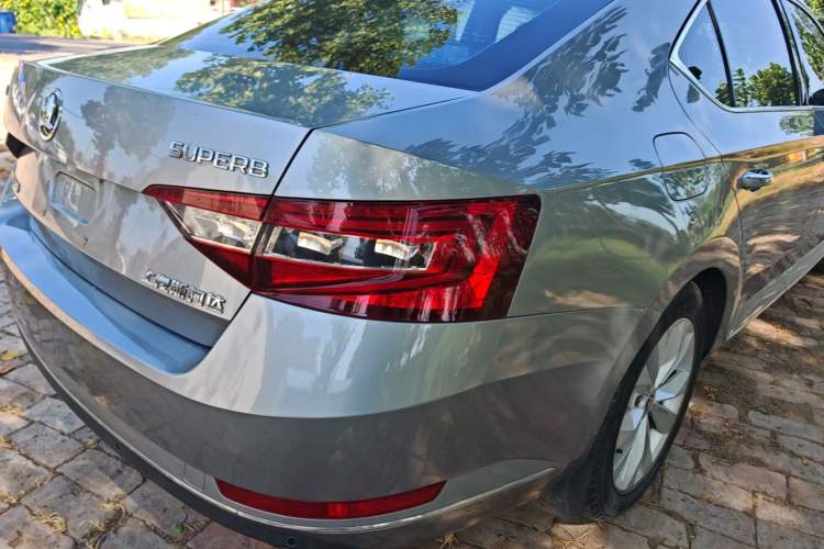 Used Skoda Superb 2018 TSI330 DSG Comfort Edition China VI Standard Exterior 3