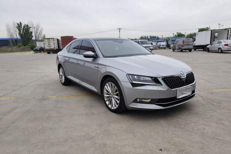 Used Skoda Superb 2018 TSI380 DSG Flagship Edition China V Standard Exterior 3