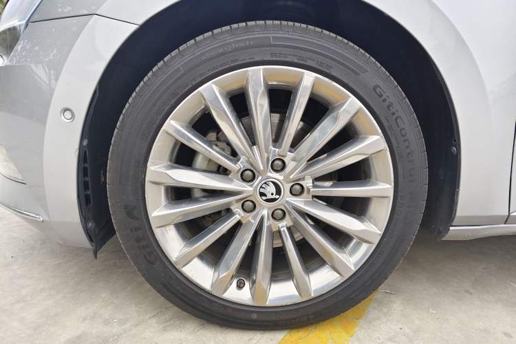 Used Skoda Superb 2018 TSI380 DSG Flagship Edition China V Standard Exterior 4