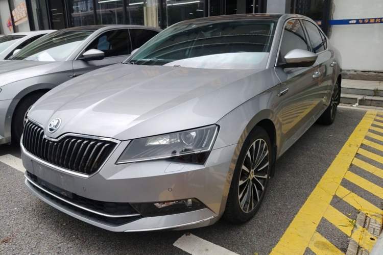 Ojetý Skoda Superb 2018 TSI330 DSG Luxury Edition China V Standard Guazi used car, China used car export, Used car for sale, Used  cars, Cheapest cars for sale