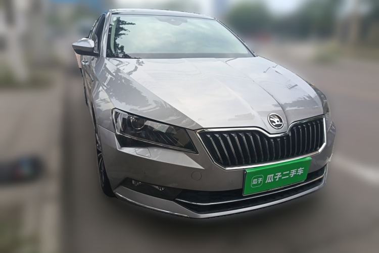 Used Skoda Superb 2018 TSI330 DSG Luxury Edition China V Standard Front Right 45 Deg