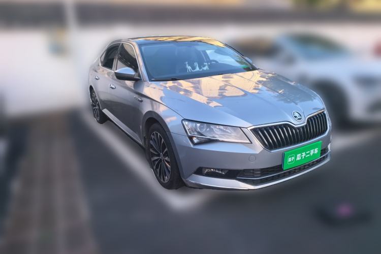 Used Skoda Superb 2018 TSI280 DSG Comfort Edition China V Standard Front Right 45 Deg