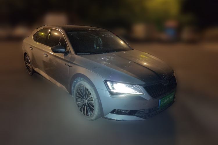 Used Skoda Superb 2018 TSI330 DSG Luxury Edition China V Standard Front Right 45 Deg