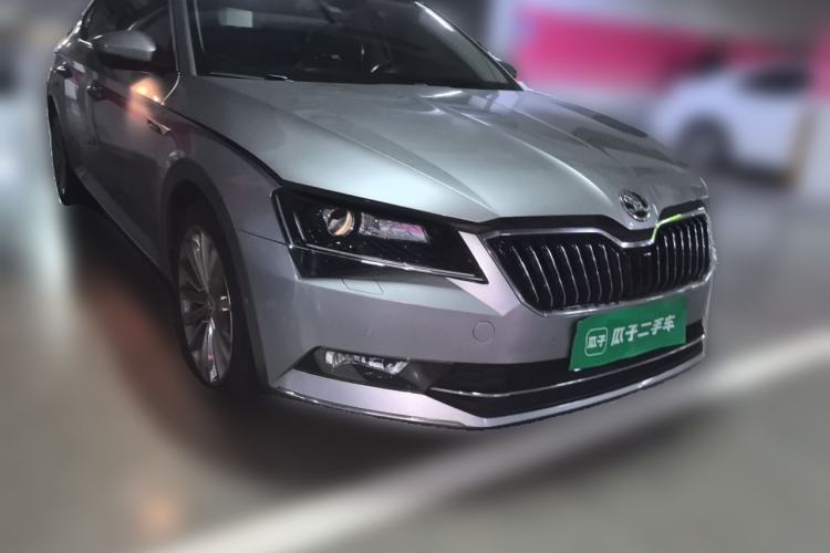 Used Skoda Superb 2018 TSI380 DSG Flagship Edition China V Standard Front Right 45 Deg