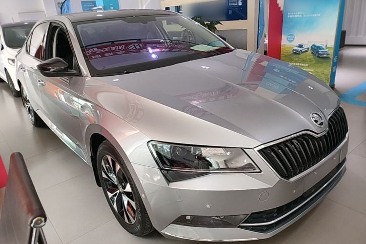 Used Skoda Superb 2018 TSI280 DSG Comfort Edition China V Standard Front Right 45 Deg
