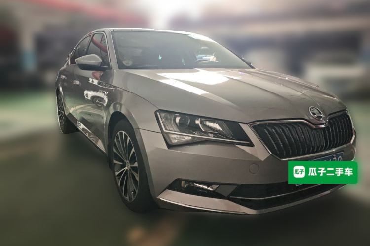 Used Skoda Superb 2018 TSI280 DSG Comfort Edition China V Standard Front Right 45 Deg