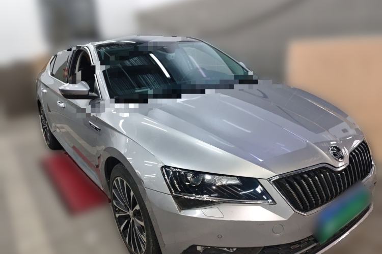 Used Skoda Superb 2018 TSI330 DSG Luxury Edition China V Standard Front Right 45 Deg