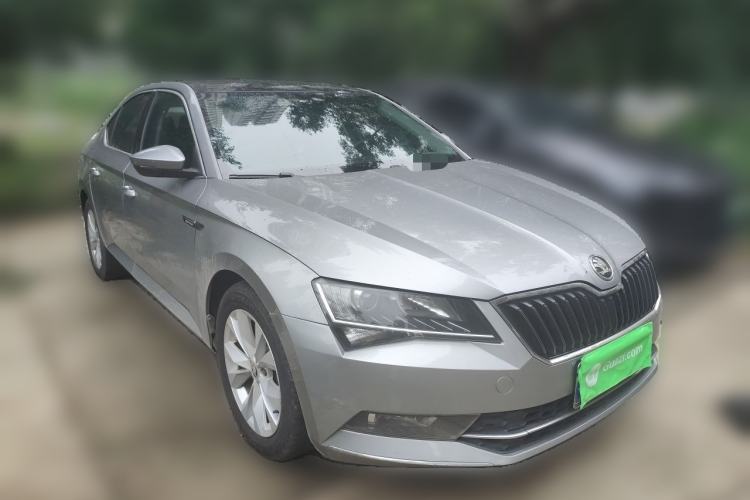Used Skoda Superb 2018 TSI330 DSG Comfort Edition China V Standard Front Right 45 Deg