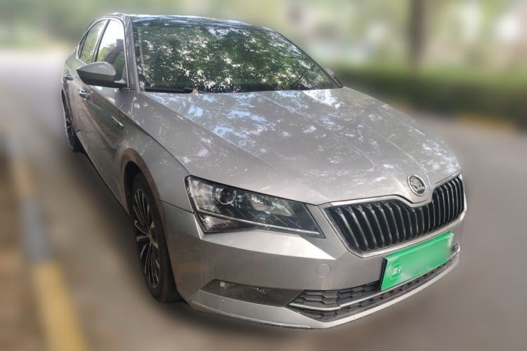 Used Skoda Superb 2018 TSI280 DSG Comfort Edition China V Standard Front Right 45 Deg