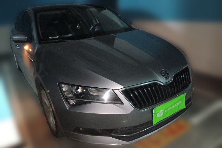 Used Skoda Superb 2018 TSI280 DSG Comfort Edition China V Standard Front Right 45 Deg