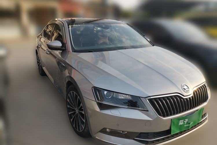 Used Skoda Superb 2018 TSI330 DSG Luxury Edition China V Standard Front Right 45 Deg