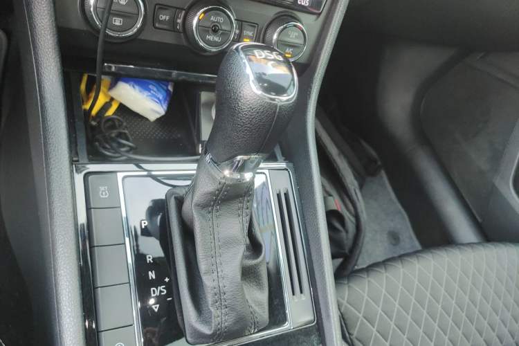 Used Skoda Superb 2018 TSI280 DSG Comfort Edition China V Standard Gear Lever