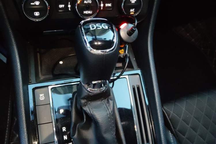 Used Skoda Superb 2018 TSI280 DSG Comfort Edition China V Standard Gear Lever