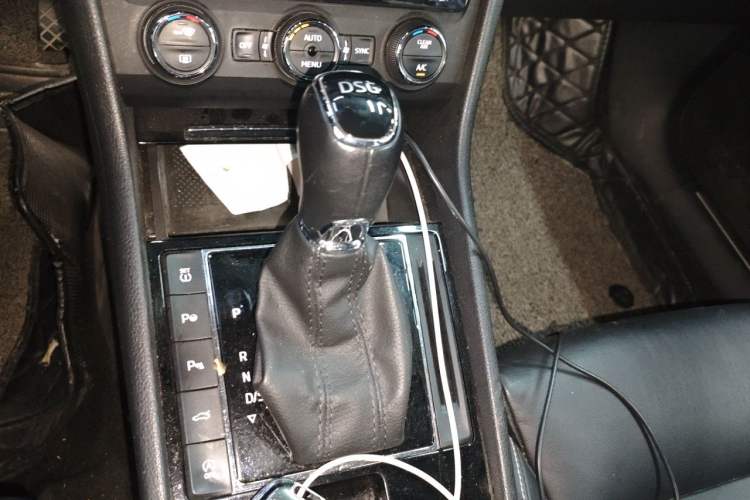 Used Skoda Superb 2018 TSI330 DSG Luxury Edition China V Standard Gear Lever
