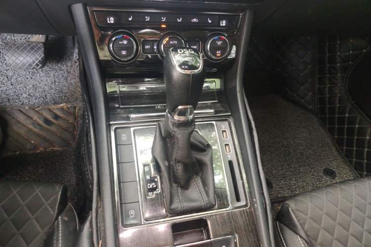 Used Skoda Superb 2018 TSI280 DSG Comfort Edition China V Standard Gear Lever