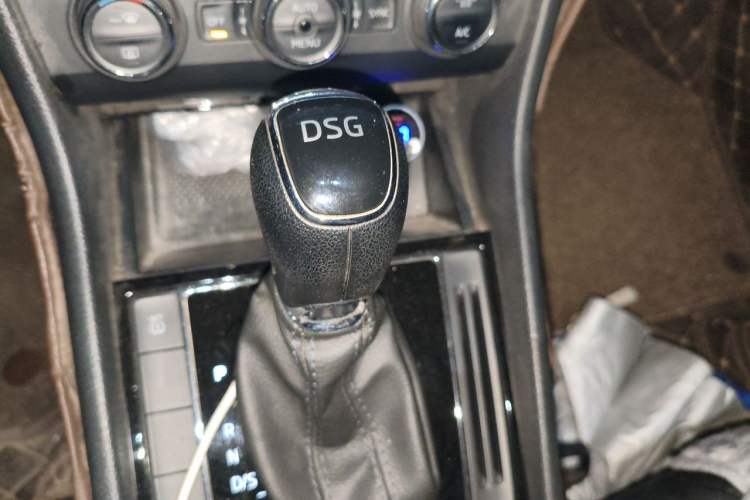 Used Skoda Superb 2018 TSI280 DSG Comfort Edition China V Standard Gear Lever